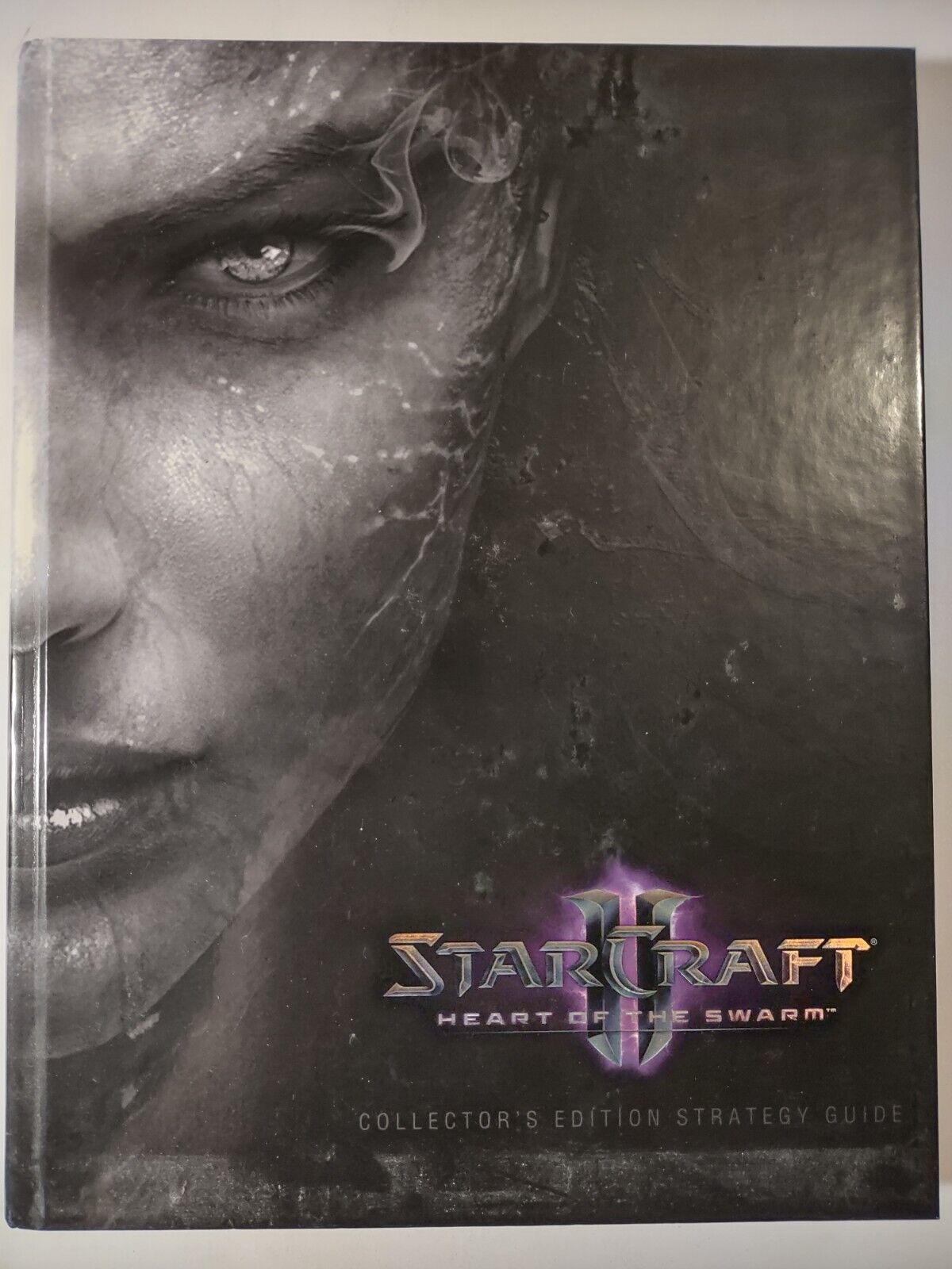 StarCraft II: Heart of the Swarm Collector’s Edition Strategy Guide